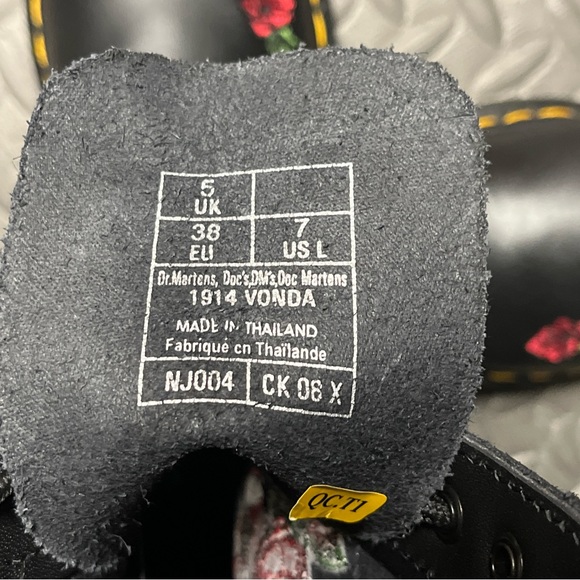 Dr. Martens Women's US 7 1914 Vonda Black Roses Softy T Leather 14-Eye Mid Calf - Picture 11 of 12